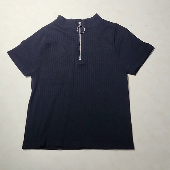Black cropped t-shirt - Picture 1 of 3